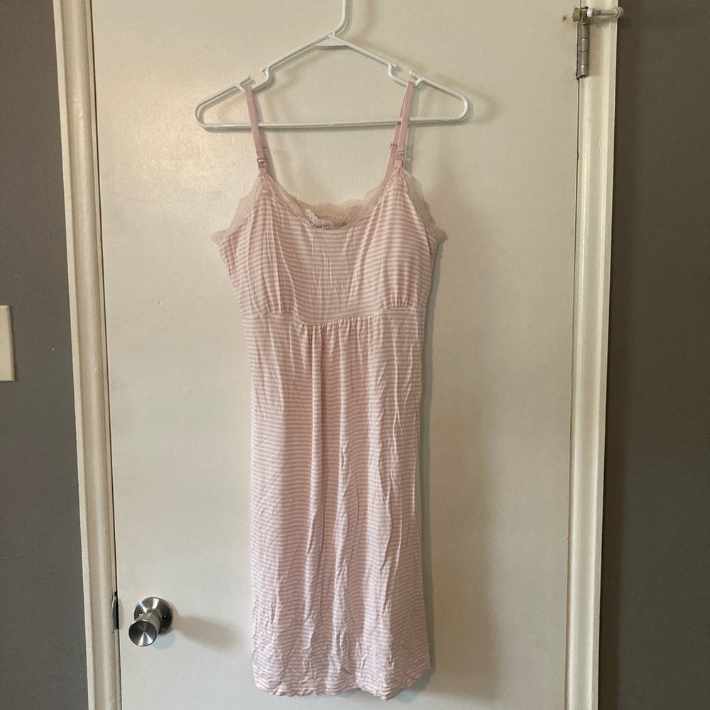 Pea and the Pod Nursing Nightgown